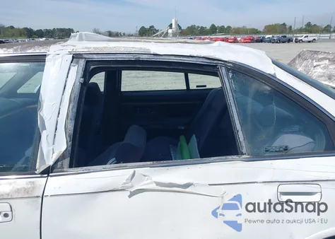 1996 Oldsmobile 88 Ls z USA, uszkodzony, nr VIN 1G3HN52K6T4851023